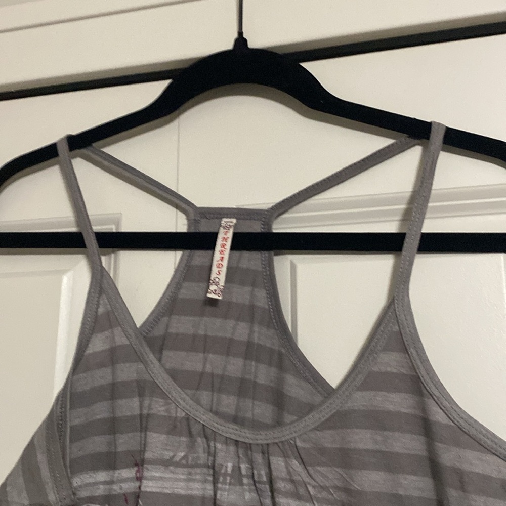 Threads Y2K Tank - Picture 3 of 8